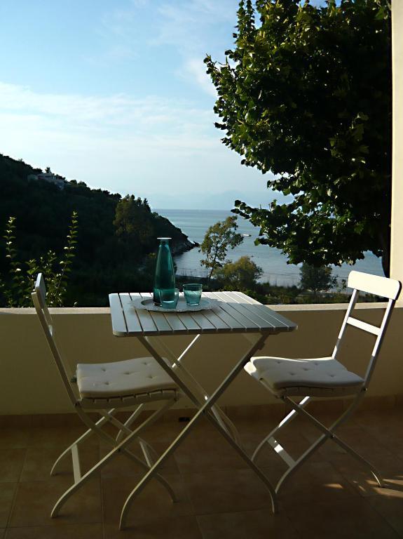 Vista Petros Apartment Apraos Ruang foto